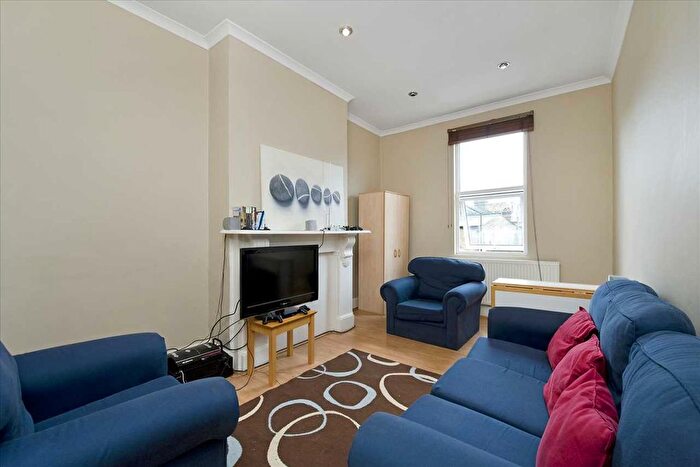 4 Bedroom Flat To Rent In Niton Street, London, SW6