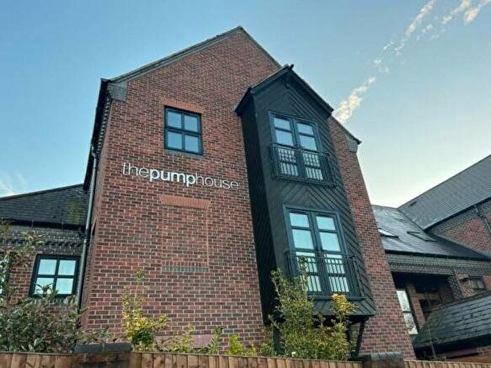 1 Bedroom Flat To Rent In Stourbridge Road, Stourbridge, West Midlands, DY9