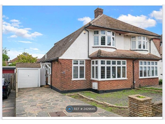 4 Bedroom Semi-Detached House To Rent In The Ridge, Orpington, BR6