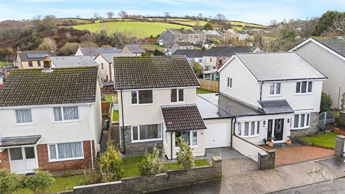 3 Bedroom Link Detached House For Sale In Nurses Corner, Penclawdd, Swansea, SA4