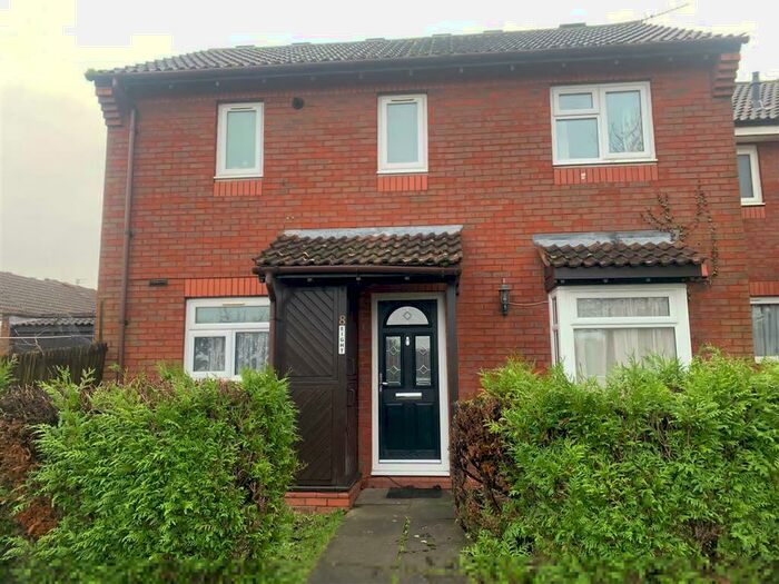 3 Bedroom House To Rent In Clarke Walk, Aylesbury, HP20