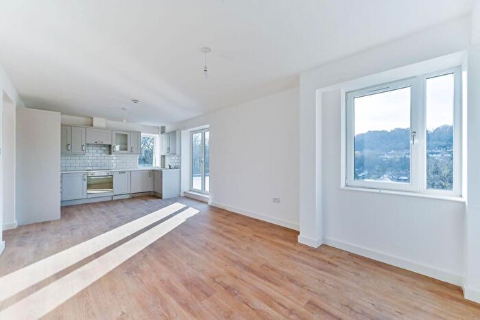 2 Bedroom Flat To Rent In St James Road, Croydon, Purley, CR8