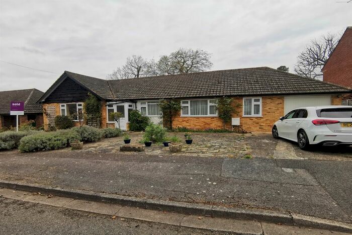 3 Bedroom Bungalow To Rent In Trystings Close, Claygate, Esher, KT10