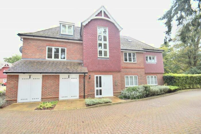 2 Bedroom Apartment To Rent In Equus Close, Gerrards Cross, Buckinghamshire, SL9