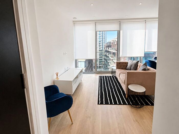 Studio To Rent In Piazza Walk, Neroli House, E1