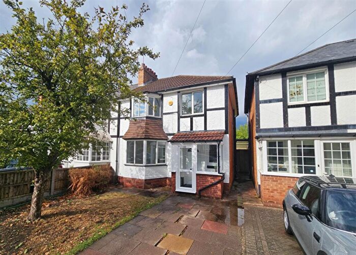 3 Bedroom Semi Detached House For Sale In Ulverley Green Road, Solihull, B92