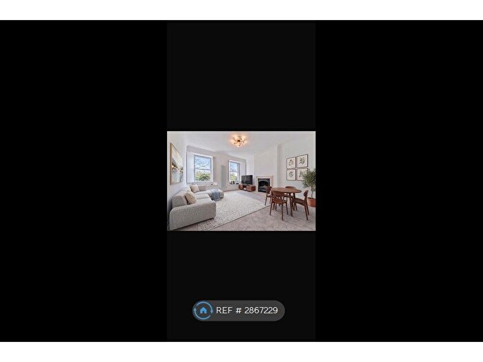 2 Bedroom Flat To Rent In Victoria Square, Bristol, BS8