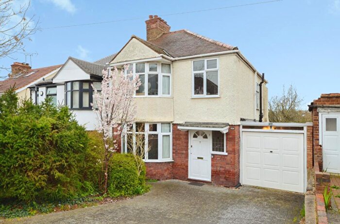 3 Bedroom Semi Detached House For Sale In Woodcroft Avenue, Stanmore, HA7