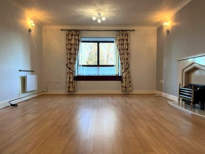 2 Bedroom Flat To Rent In Folland Court, West Cross, Swansea, SA3