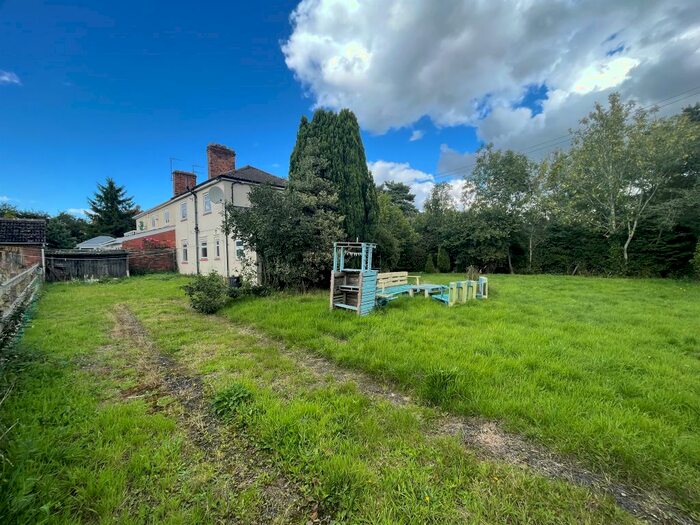 3 Bedroom SemiDetached House For Sale In Barnhurst Lane, Bilbrook