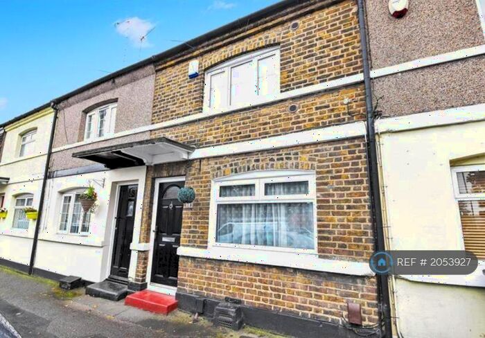 2 Bedroom Terraced House To Rent In Walnut Tree Avenue, Dartford, DA1