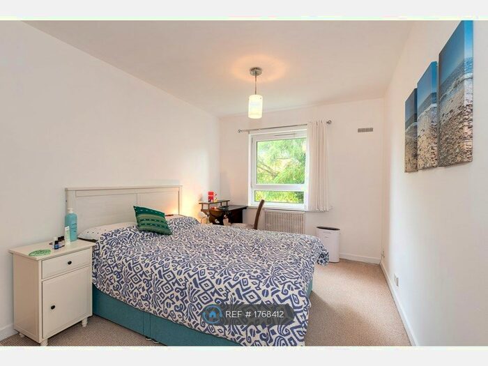 1 Bedroom Flat To Rent In Bartholomew Close, London, SW18