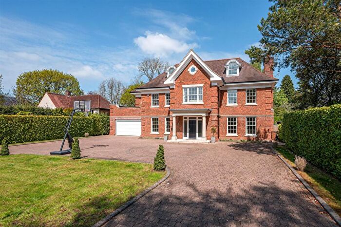 6 Bedroom Detached House To Rent In Warren Drive, Kingswood, KT20