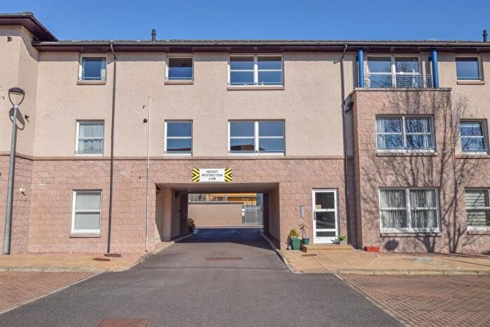 2 Bedroom Flat For Sale In Bishop's Park, Inverness, IV3