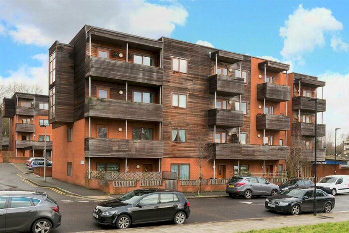 2 Bedroom Flat To Rent In Beeton Way, West Norwood, SE27