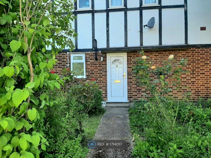 2 Bedroom Maisonette To Rent In Moor Lane, Cranham, RM14