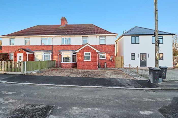 4 Bedroom Semi-Detached House For Sale In The Crescent, Snowdown, Dover, Kent, CT15