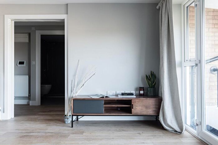 1 Bedroom Flat To Rent In Pavilion Court, NW3