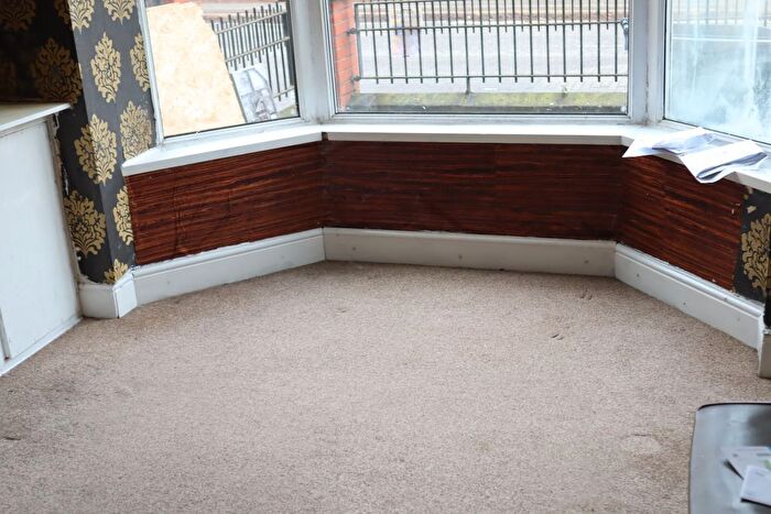 3 Bedroom Terraced House To Rent In Green Lane Road, Leicester, LE5