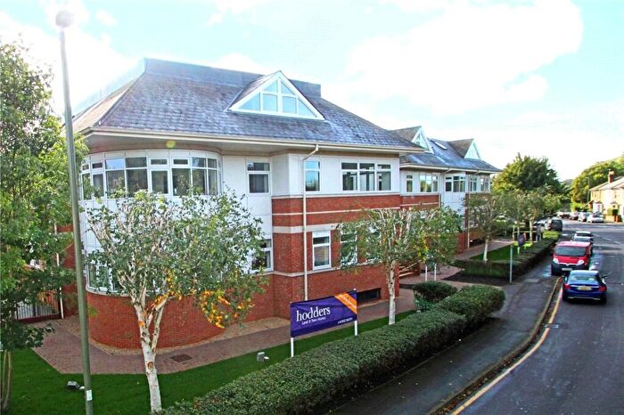 1 Bedroom Apartment To Rent In Chertsey, KT16