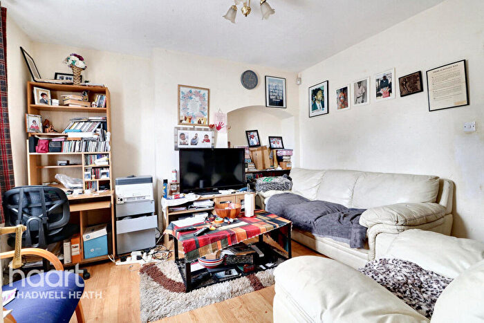 3 Bedroom End Of Terrace House For Sale In Margery Road, Dagenham, RM8