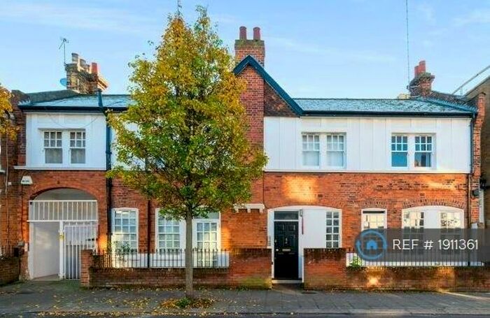 1 Bedroom Flat To Rent In Mossbury Road, London, SW11