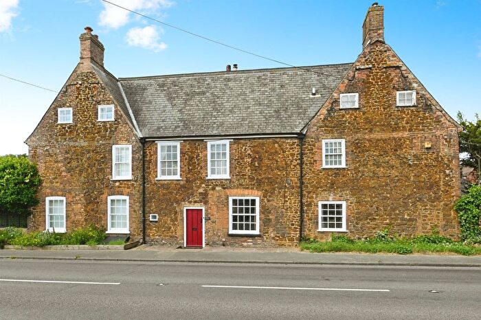 3 Bedroom Terraced House For Sale In Lynn Road, Setchey, King's Lynn, PE33