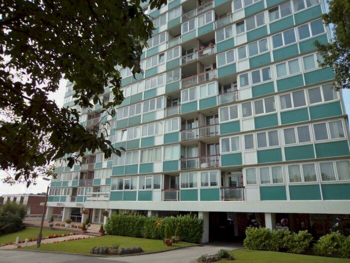 2 Bedroom Apartment To Rent In Kenilworth Court, Styvechale, Coventry, CV3