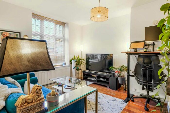 1 Bedroom Flat To Rent In Diss Street, Hoxton, E2