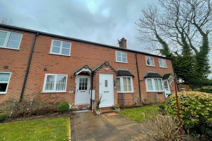2 Bedroom Flat To Rent In Trinity Close, Lichfield, WS14