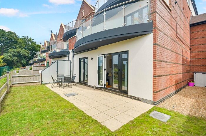 1 Bedroom Flat For Sale In Albertine Grove, West Wickham, BR4