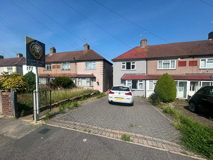 3 Bedroom House To Rent In Ashen Drive, Dartford, DA1