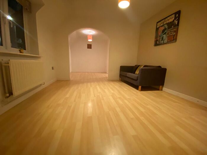 1 Bedroom Maisonette To Rent In Morgan Close, Luton, LU4