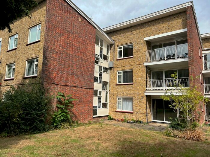 2 Bedroom Flat To Rent In Court Road, Eltham, SE9