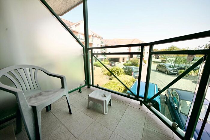 1 Bedroom Flat For Sale In Commercial Road, Weymouth, DT4