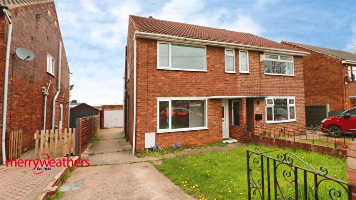3 Bedroom Semi Detached House For Sale In Windsor Walk, Doncaster, DN5