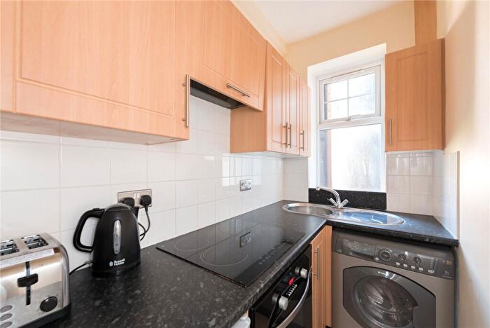 Apartment For Sale In Holmefield Court, Belsize Grove, London, NW3