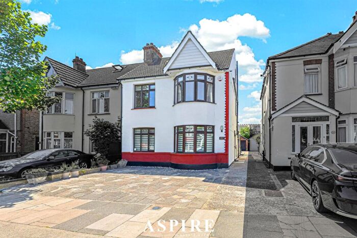 6 Bedroom Semi-Detached House For Sale In Kensington Road, Southend-On-Sea, SS1