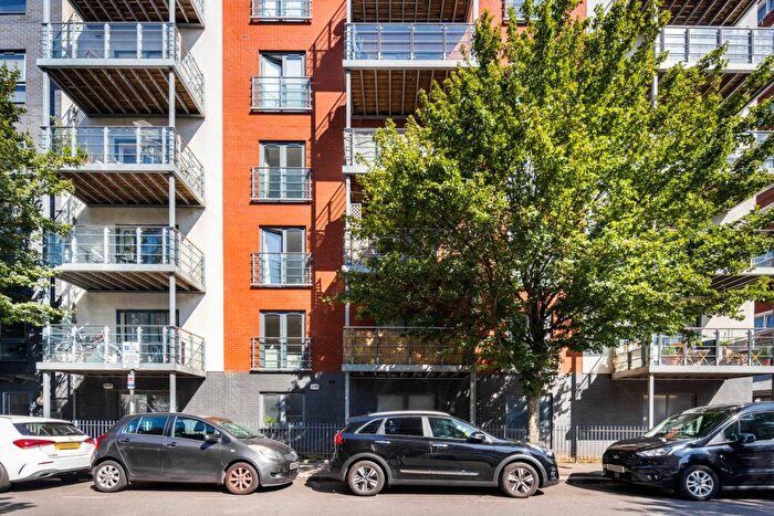 2 Bedroom Flat To Rent In Blackett Apartments, Rushton Walk, Bow, London, E3