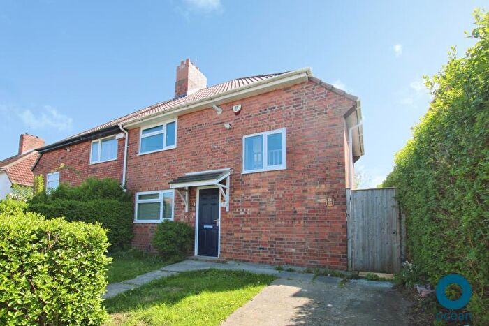 2 Bedroom Semi Detached House To Rent In Beechen Drive- Fishponds, BS16