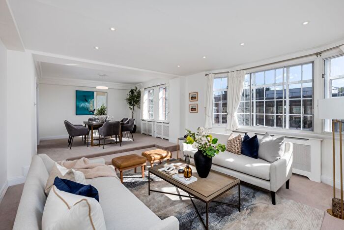 3 Bedroom Flat For Sale In Knightsbridge Court, Knightsbridge, London, United Kingdom, SW1X