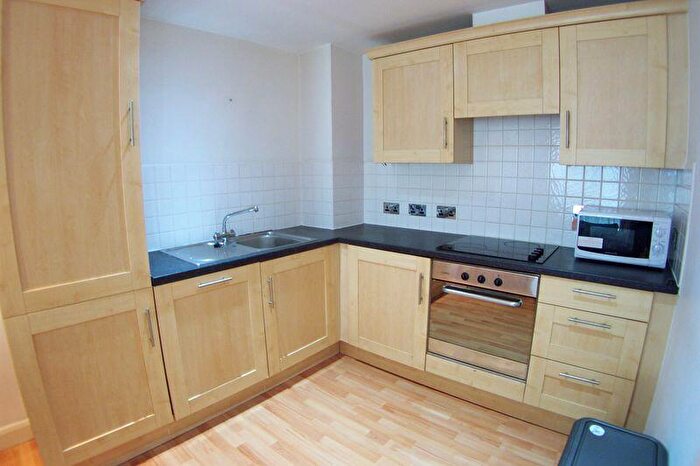 2 Bedroom Flat To Rent In Rampart Road, Leeds, LS6