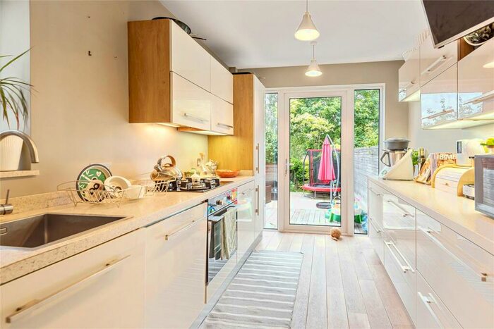 2 Bedroom Terraced House To Rent In Belmont Road, Maidenhead, Berkshire, SL6