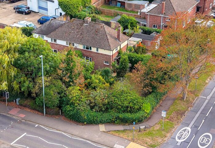 3 Bedroom Semi Detached House For Sale In Houghton Road, St. Ives, Cambridgeshire, PE27