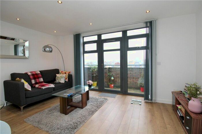 1 Bedroom Flat To Rent In Oldridge Road, London, SW12
