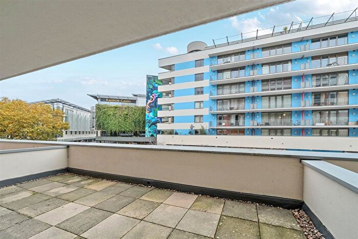 1 Bedroom Flat For Sale In Canons Way, Harbourside, BS1