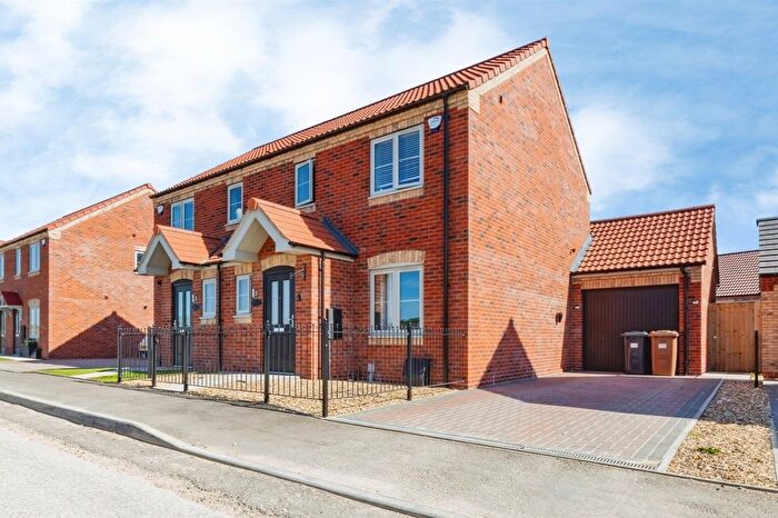 3 Bedroom Semi Detached House For Sale In Flavian Road, Lincoln, LN2