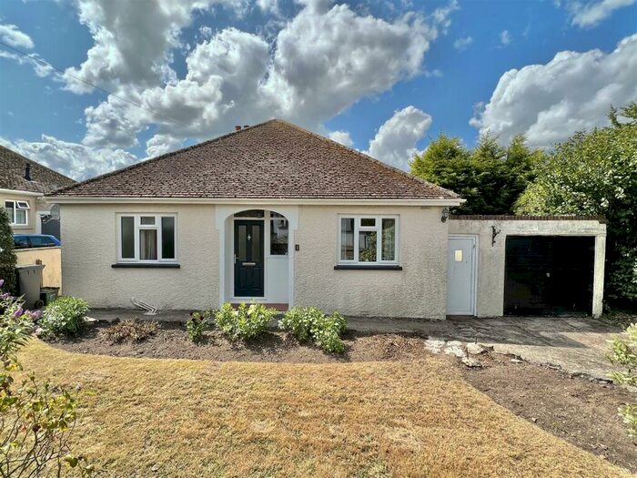 3 Bedroom Detached Bungalow For Sale In Dragons Mead, Axminster, EX13