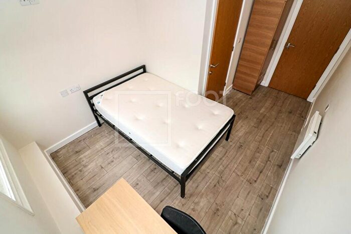 Flat To Rent In Colonnade House, Sunbridge Road, Bradford, BD1