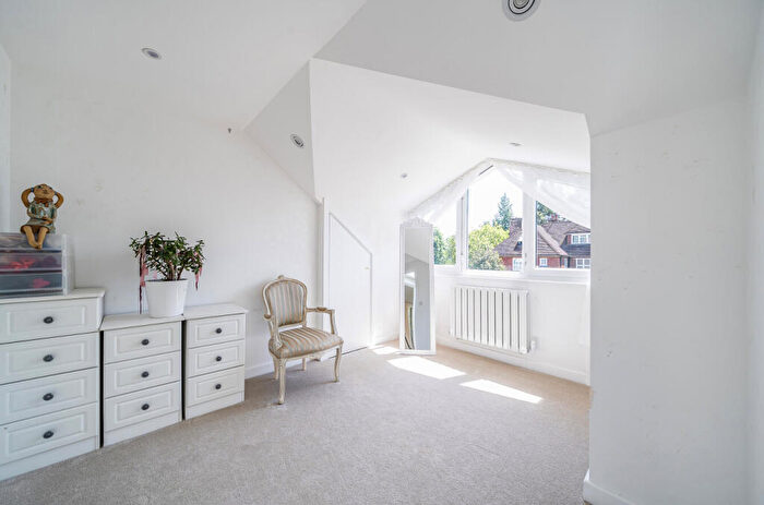4 Bedroom Detached House For Sale In Turnoak Avenue, Woking, Surrey, GU22